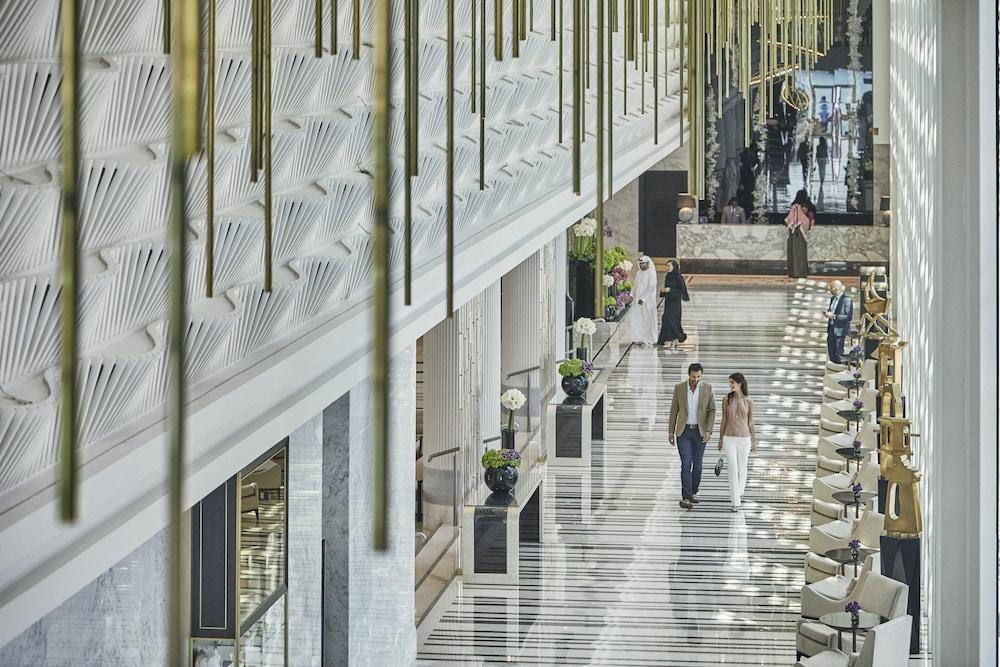 Four Seasons Hotel Abu Dhabi At Al Maryah Island Esterno foto The lobby of the Ritz-Carlton, DIFC
