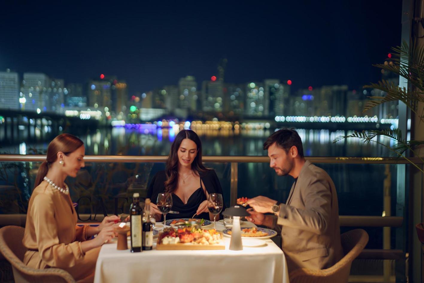 Four Seasons Hotel Abu Dhabi At Al Maryah Island Esterno foto The View