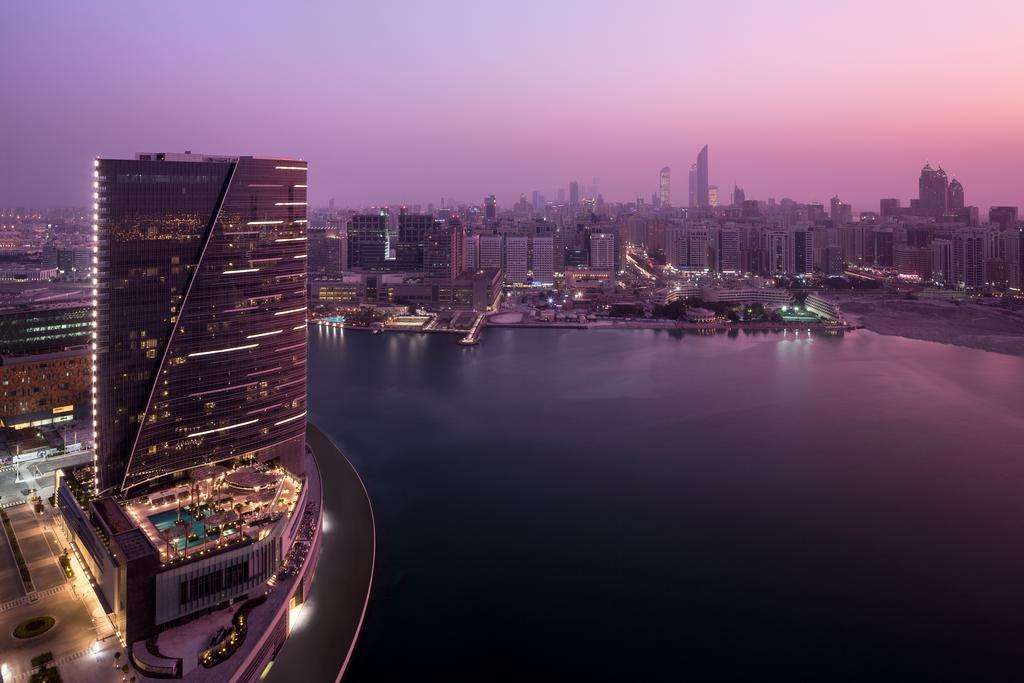Four Seasons Hotel Abu Dhabi At Al Maryah Island Esterno foto The skyline of Abu Dhabi