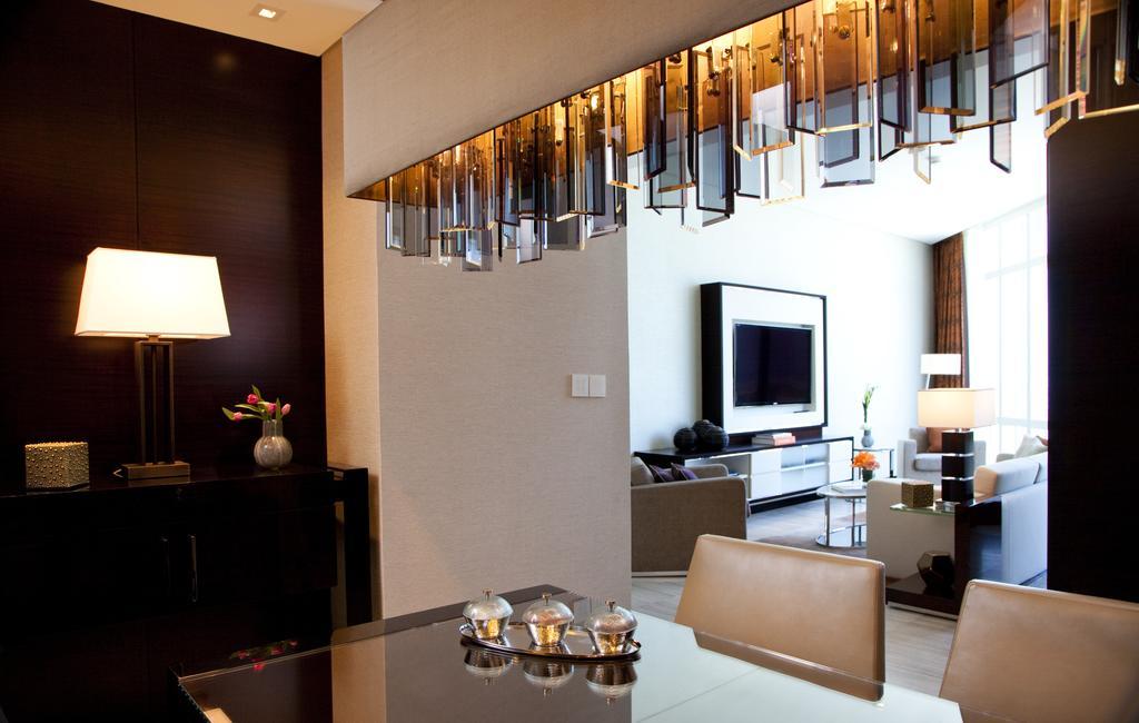 Four Seasons Hotel Abu Dhabi At Al Maryah Island Esterno foto A suite at the Ritz-Carlton, Dubai