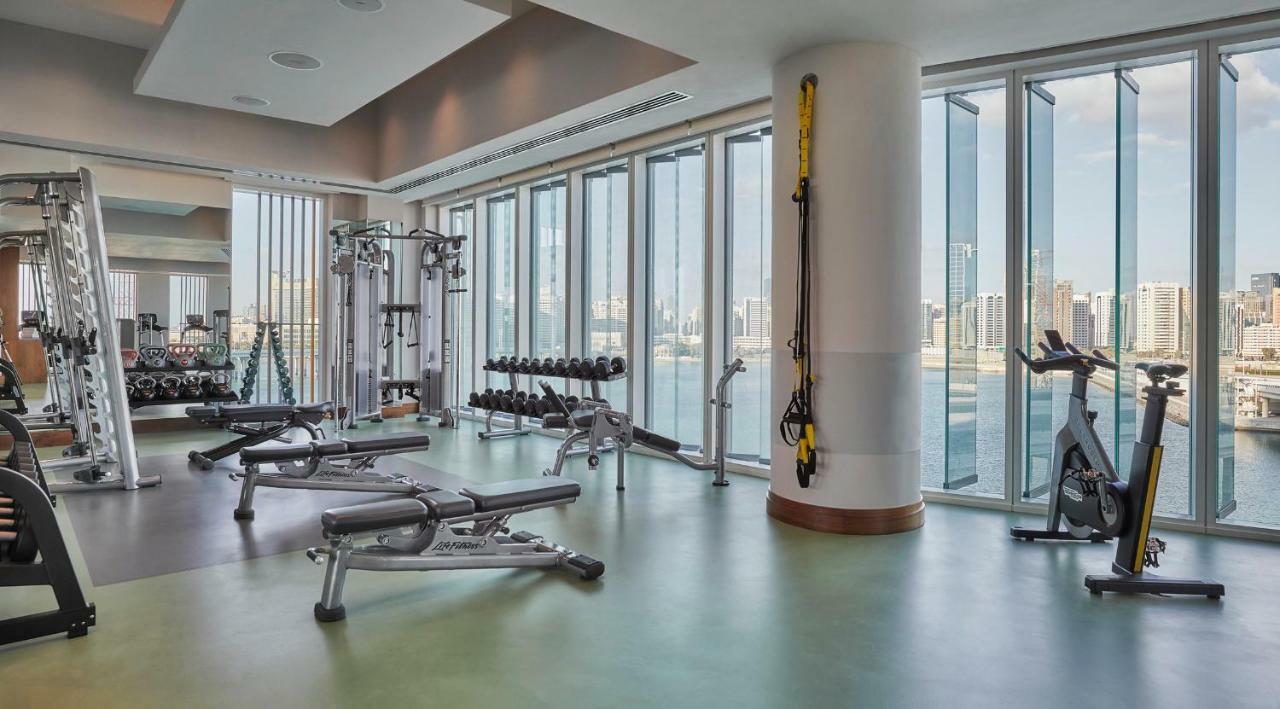 Four Seasons Hotel Abu Dhabi At Al Maryah Island Esterno foto The gym at the Address Downtown Hotel