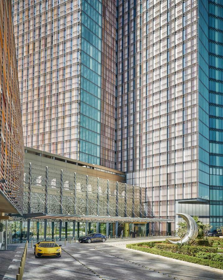 Four Seasons Hotel Abu Dhabi At Al Maryah Island Esterno foto The building's facade