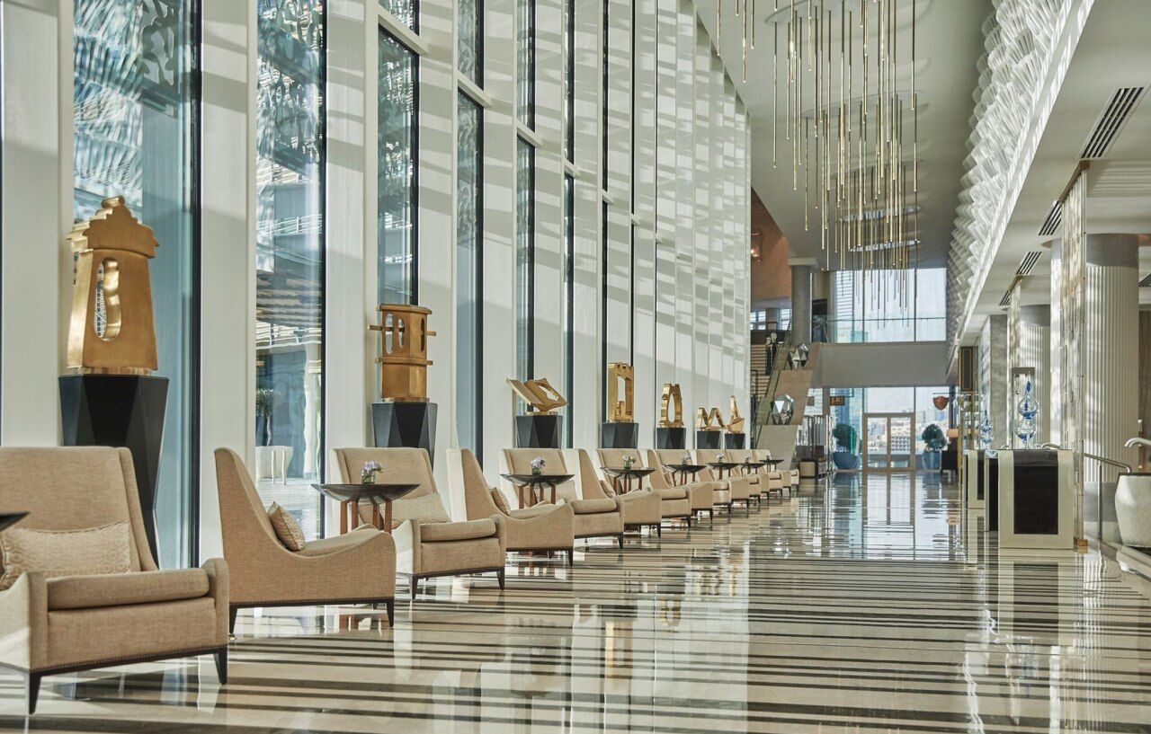 Four Seasons Hotel Abu Dhabi At Al Maryah Island Esterno foto The lobby of the hotel